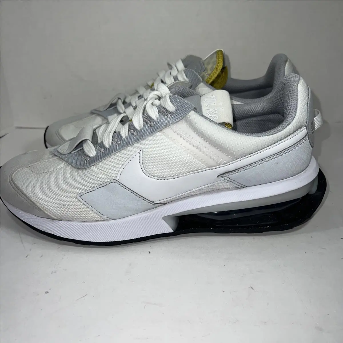 Nike Air Max White Sz 8.5 Men 10 Women Sneaker Shoe Trainer