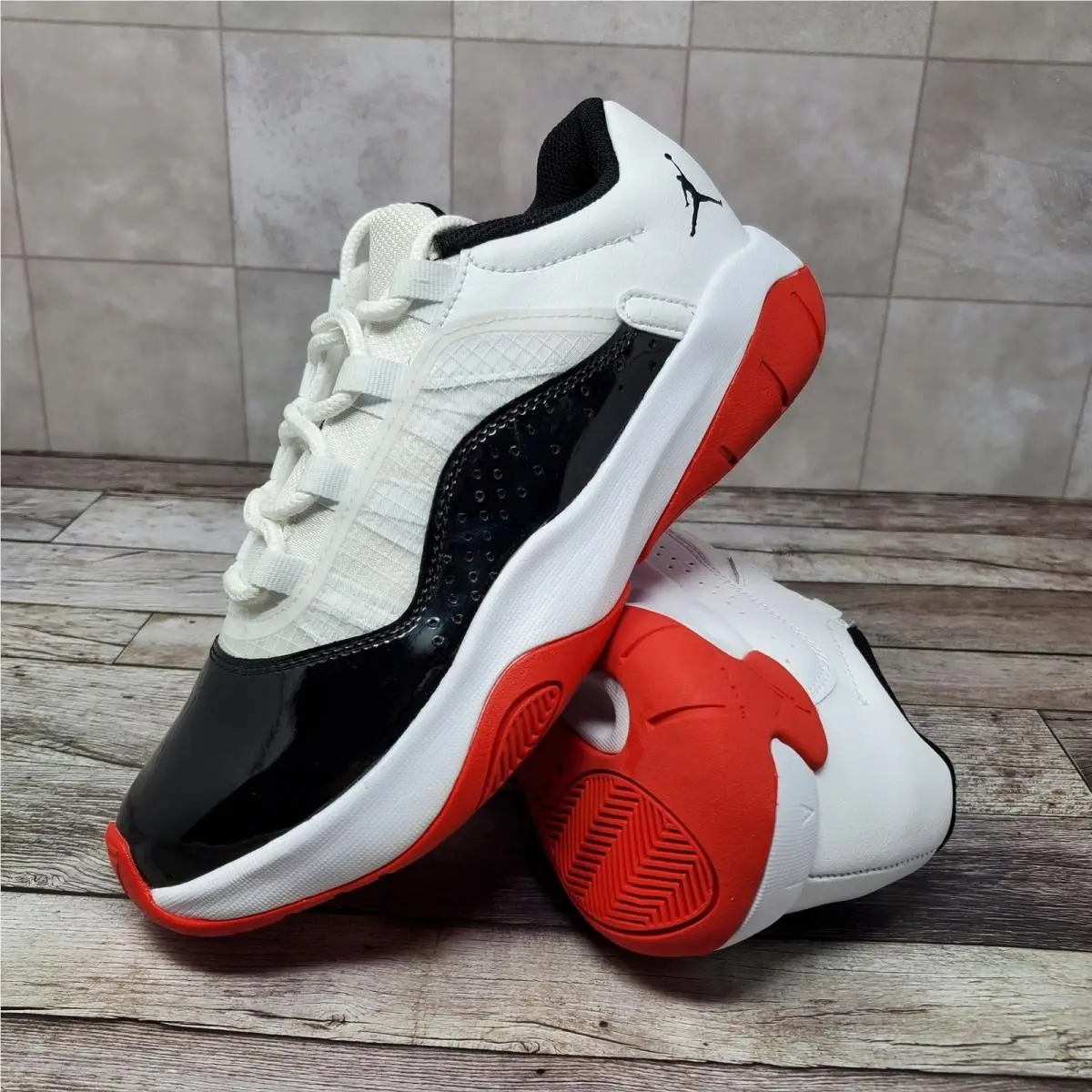 Nike Air Jordan 11 Cmft Low GS Youth Kids Shoes Size 6.5Y White Black Red