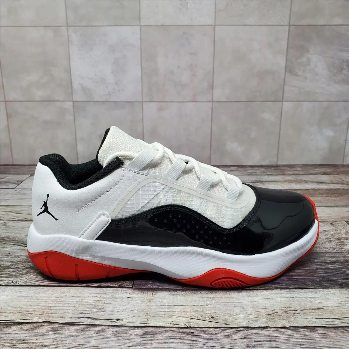 Nike shoes - Air Jordan 11 CMFT Low GS - White 2