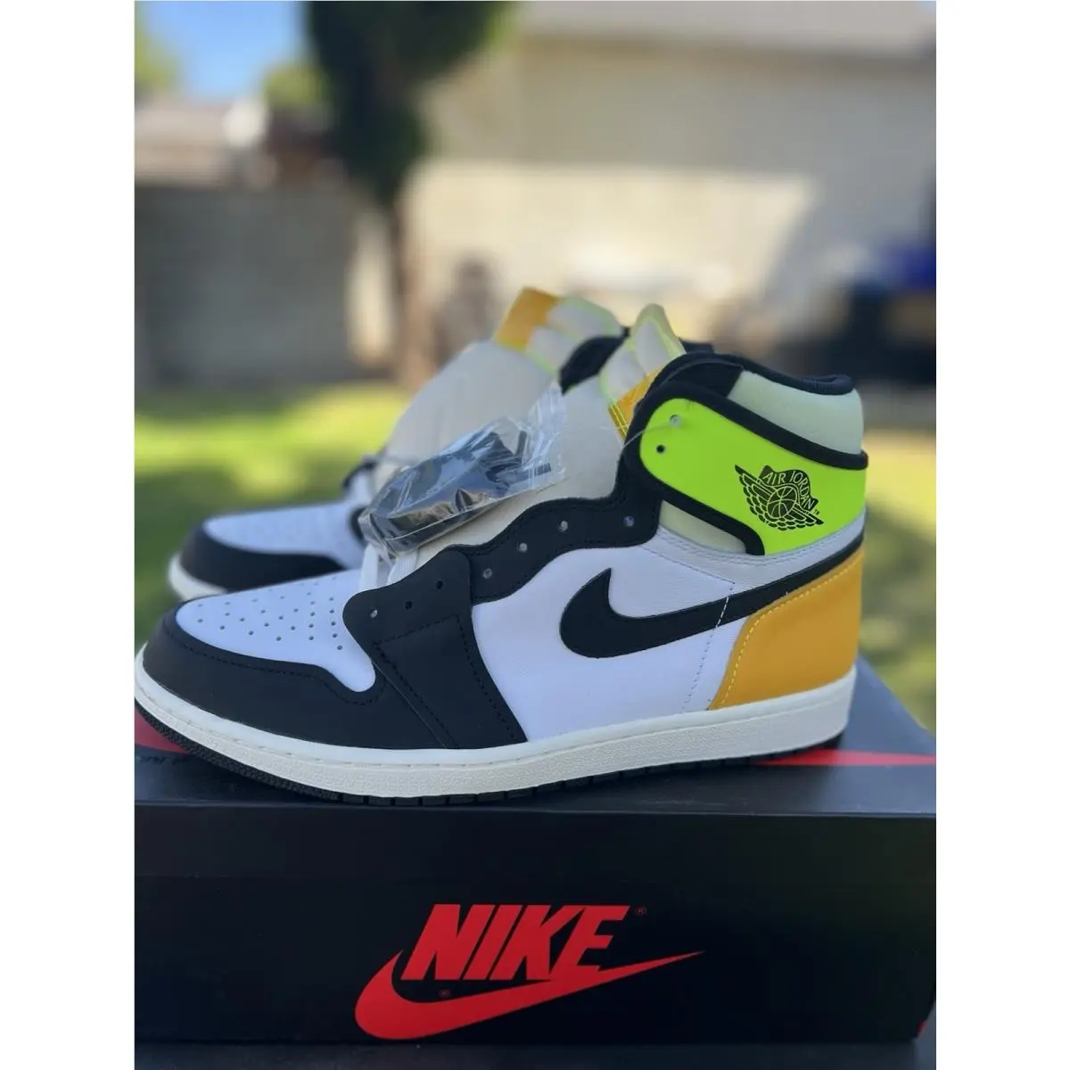Nike Air Jordan Retro 1 Volt Gold 2021 Size 11 Black Toe OG