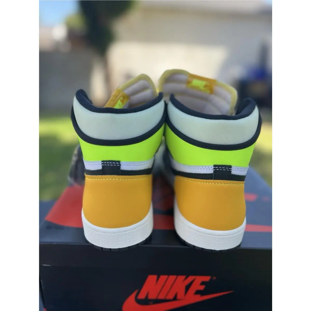 Nike shoes - Nike Air Jordan 1 - Air - Gold 2