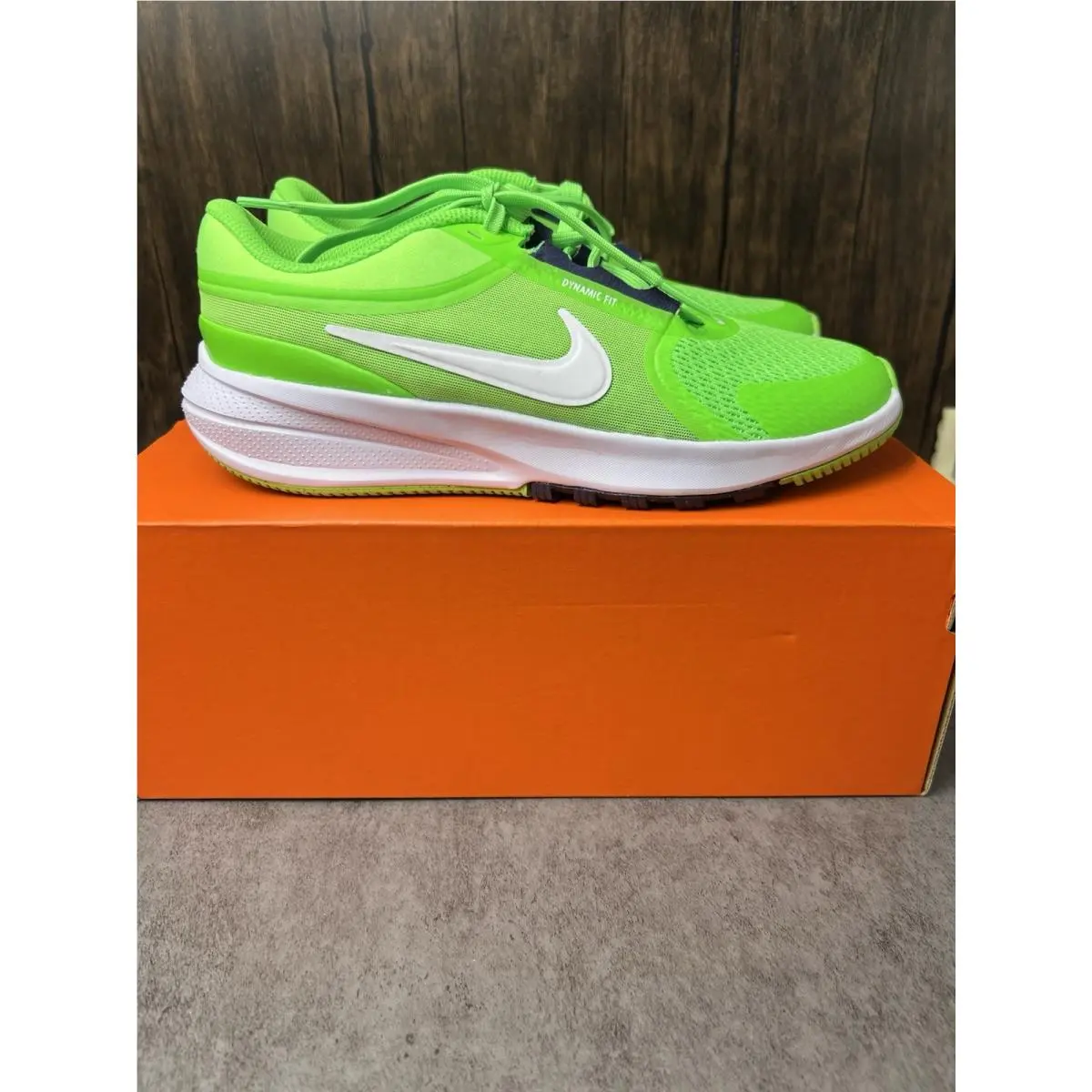 Nike Star Runner 5 GS Size 4Y “green Strike/white” HF7004-300