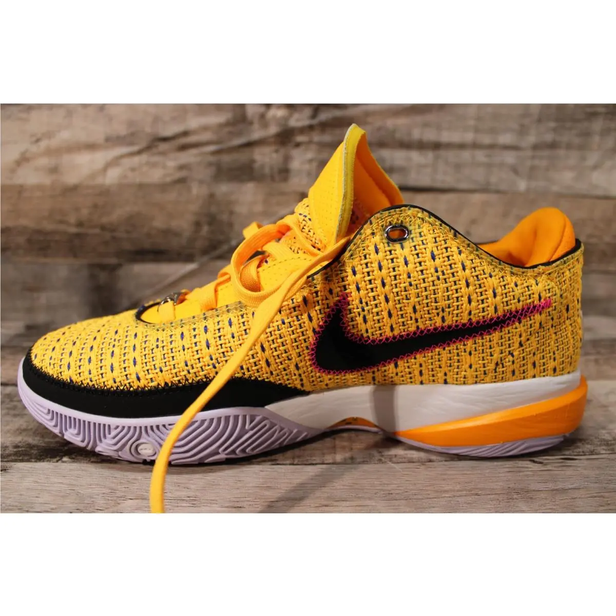 Nike shoes - Yellow 4