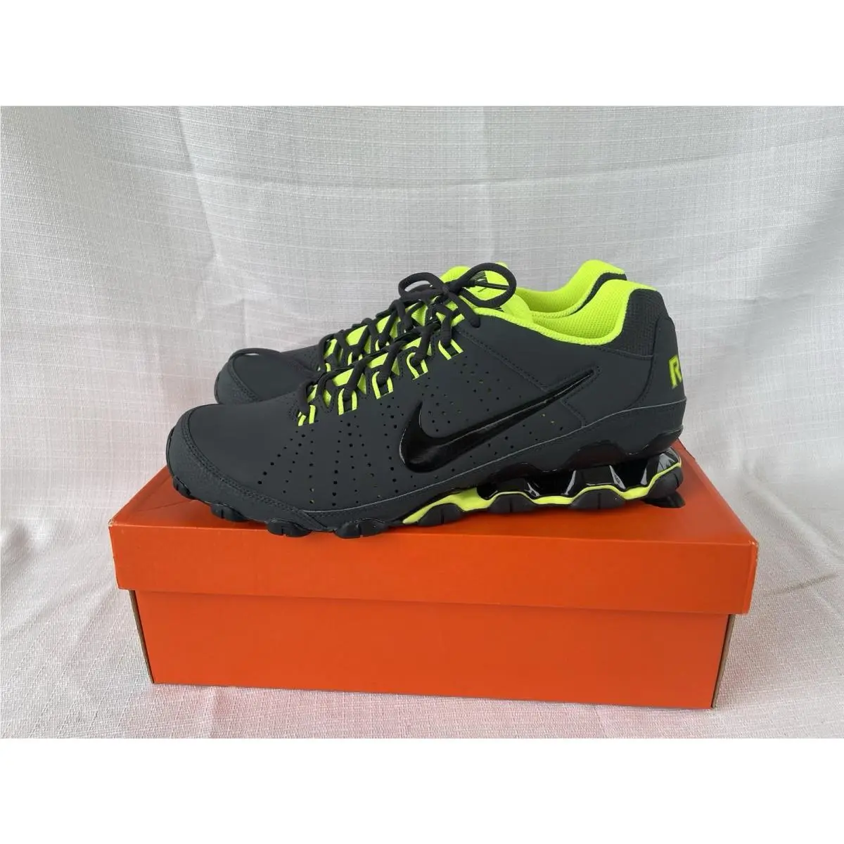 Nike shoes - REAX 9 TR - REAX - 807184-017 - Black/Volt 2