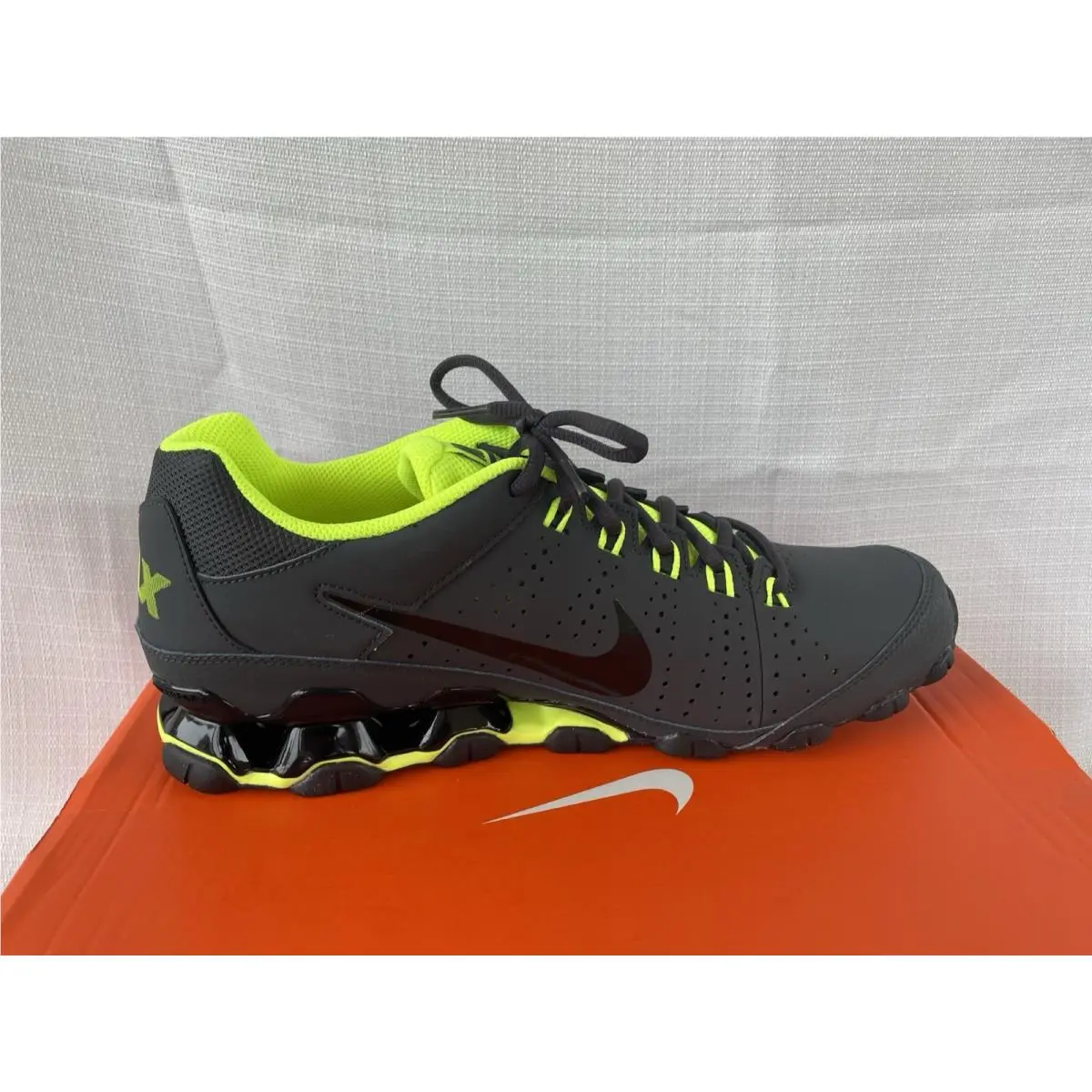 Nike shoes - REAX 9 TR - REAX - 807184-017 - Black/Volt 4