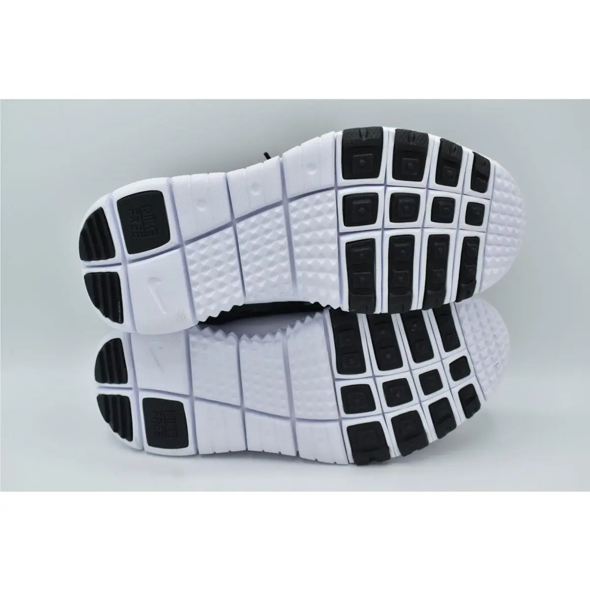 Nike shoes - Nike Free Run - Free Run - Black, White (UPC: 194955854723) 4