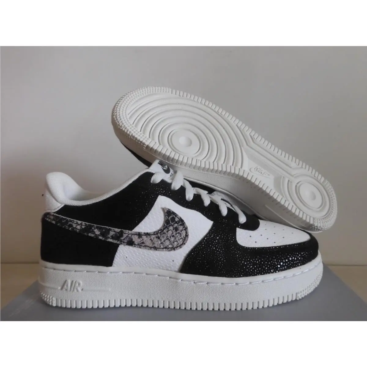 Nike Air Force 1 LV8 GS Snakeskin Summit White-black Sz 5.5Y 820438-111