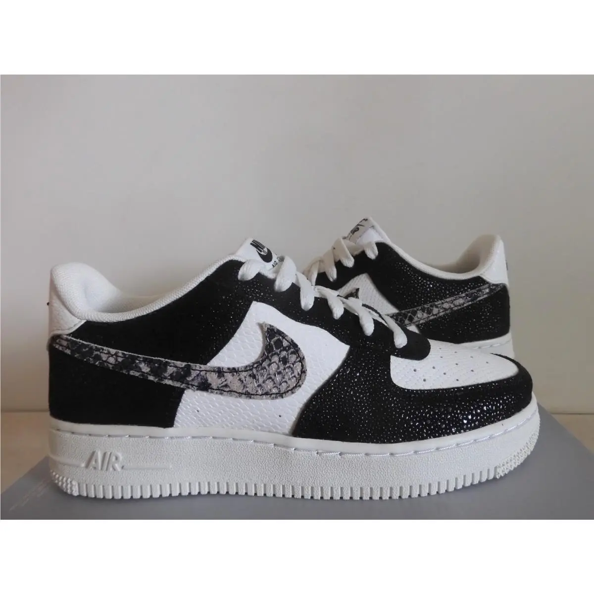Nike shoes - Nike Air Force 1 - Air Force - 820438 111 - White (UPC: 192499858542) 0