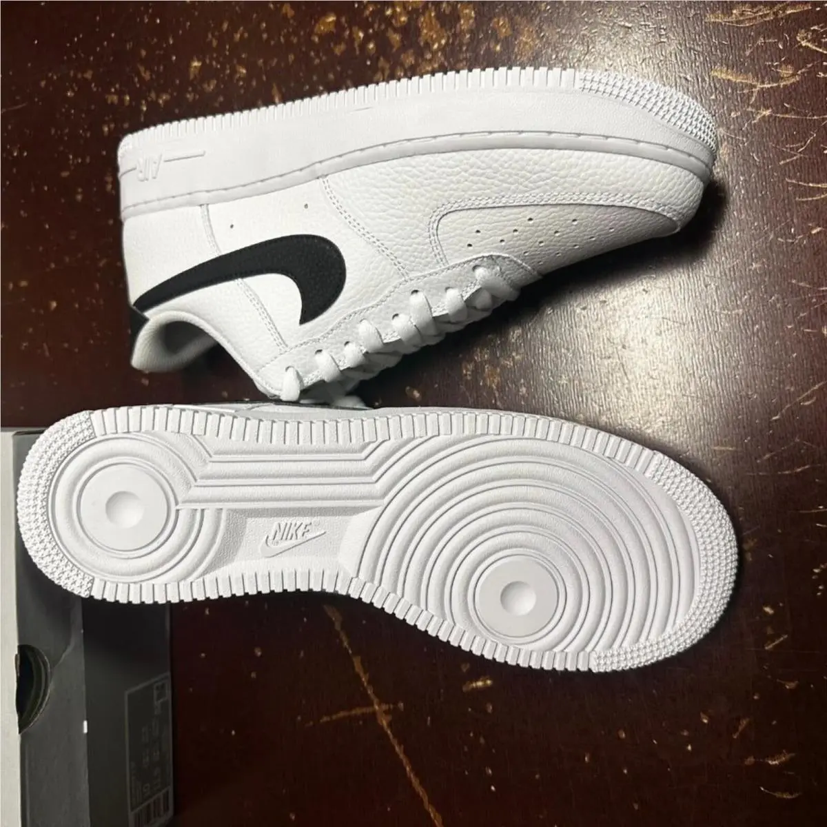 Nike shoes - White 2