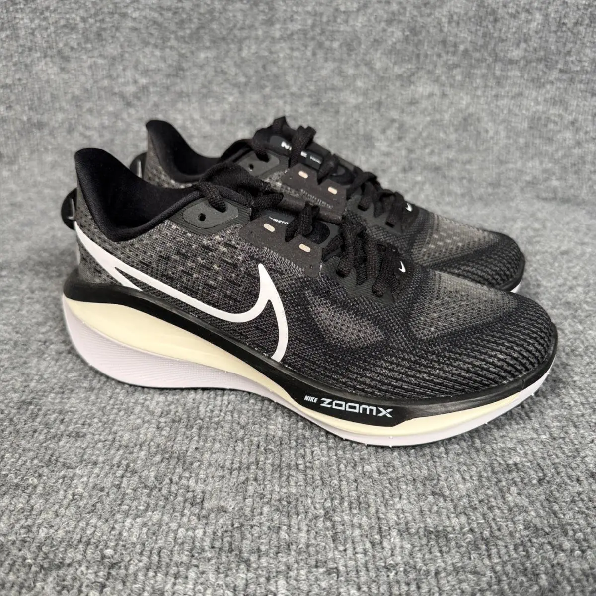 Nike Womens Size 5 Vomero 17 Low Top Shoes Sneakers Black White Running FB8502