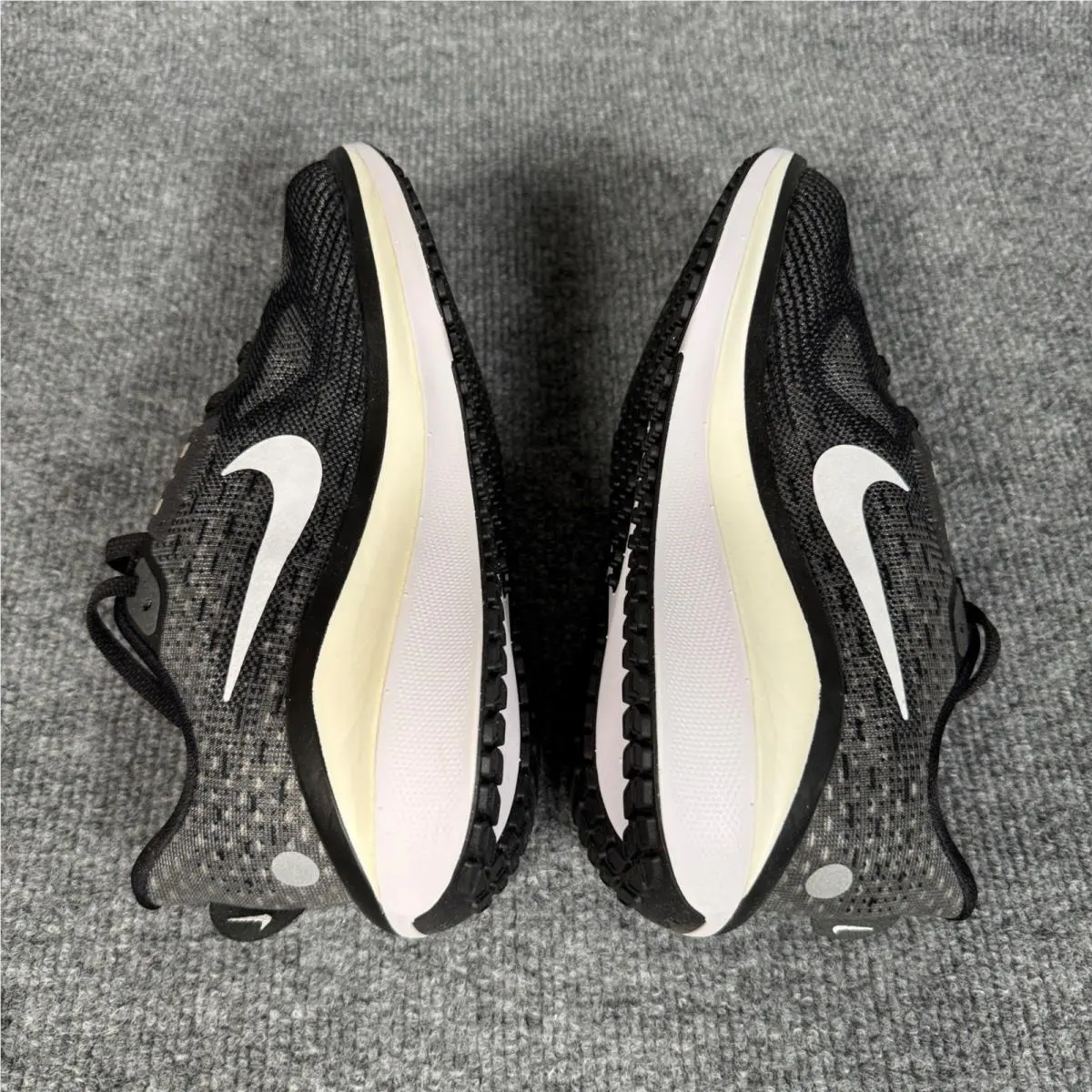 Nike shoes - Vomero 17 Low - Vomero Low - FB8502 - Black 3