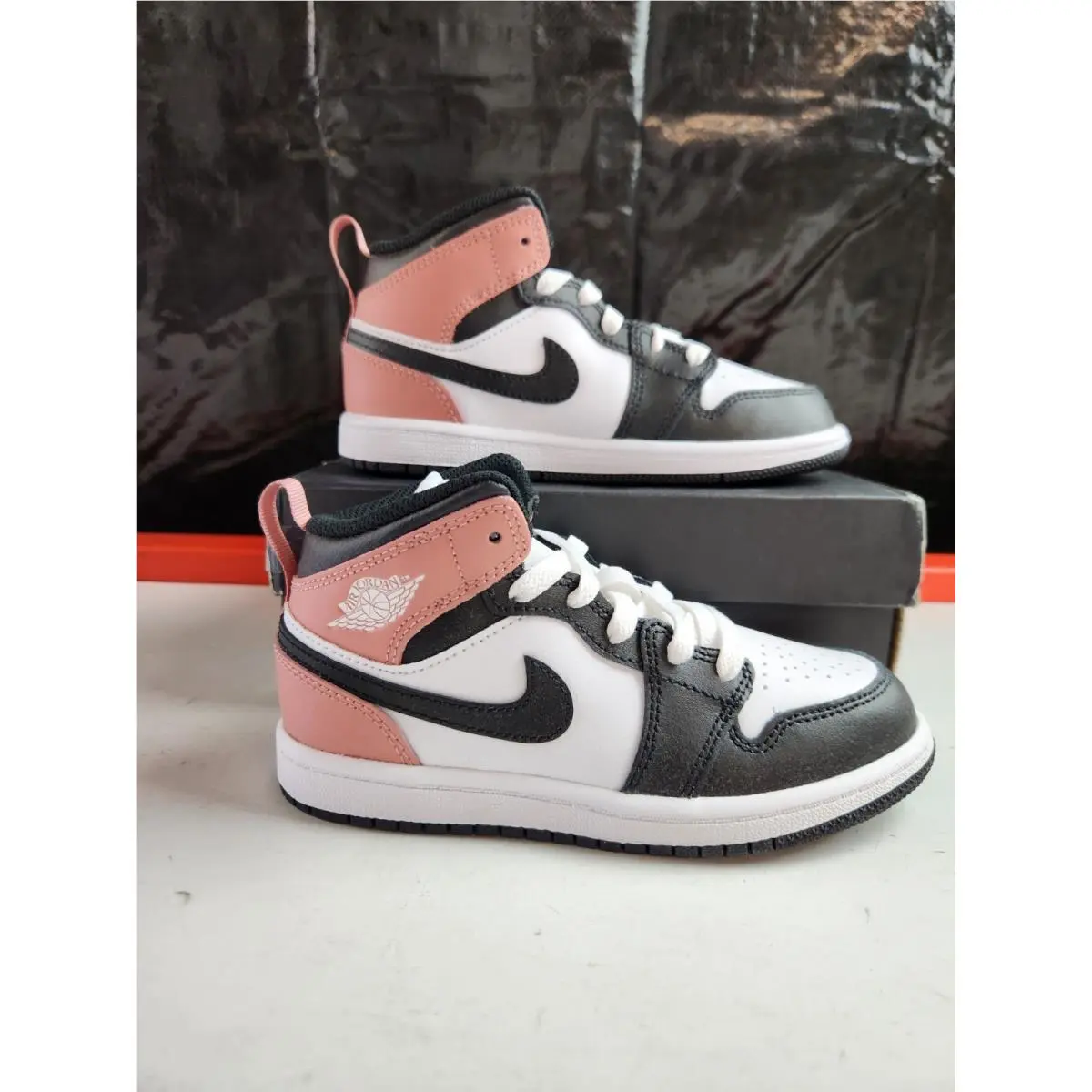 Nike shoes - Air Jordan 1 Mid - Air Mid - White 0