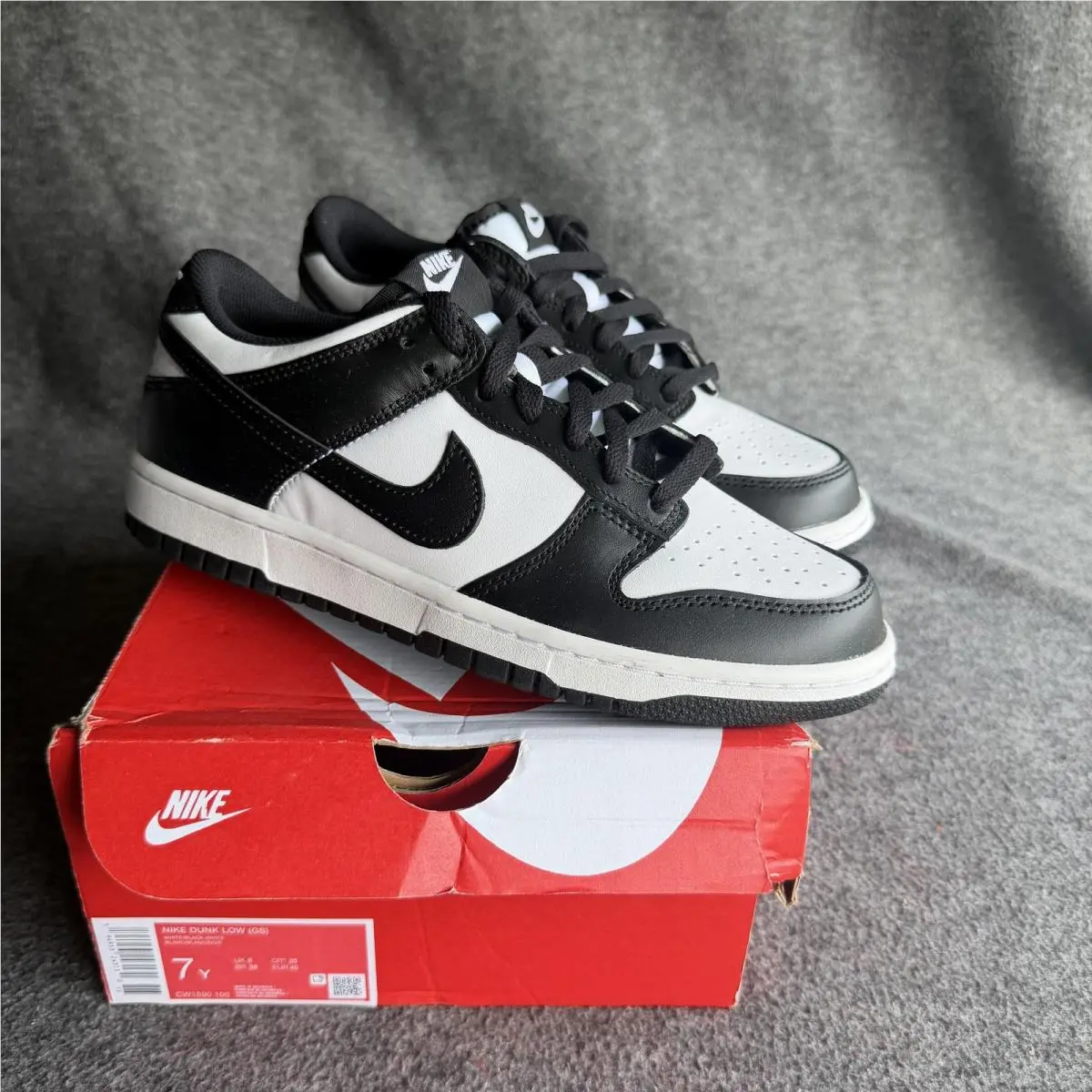Nike Dunk Low Shoes Youth 7Y Panda GS Basketball Sneakers CW1590-100