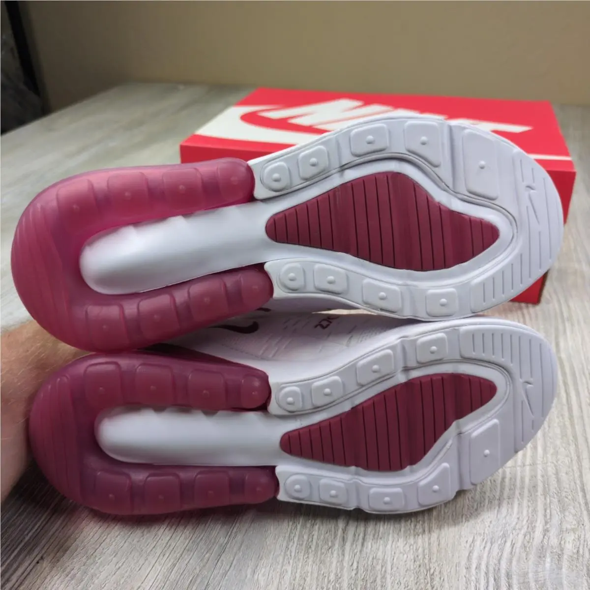 Nike shoes - White 3