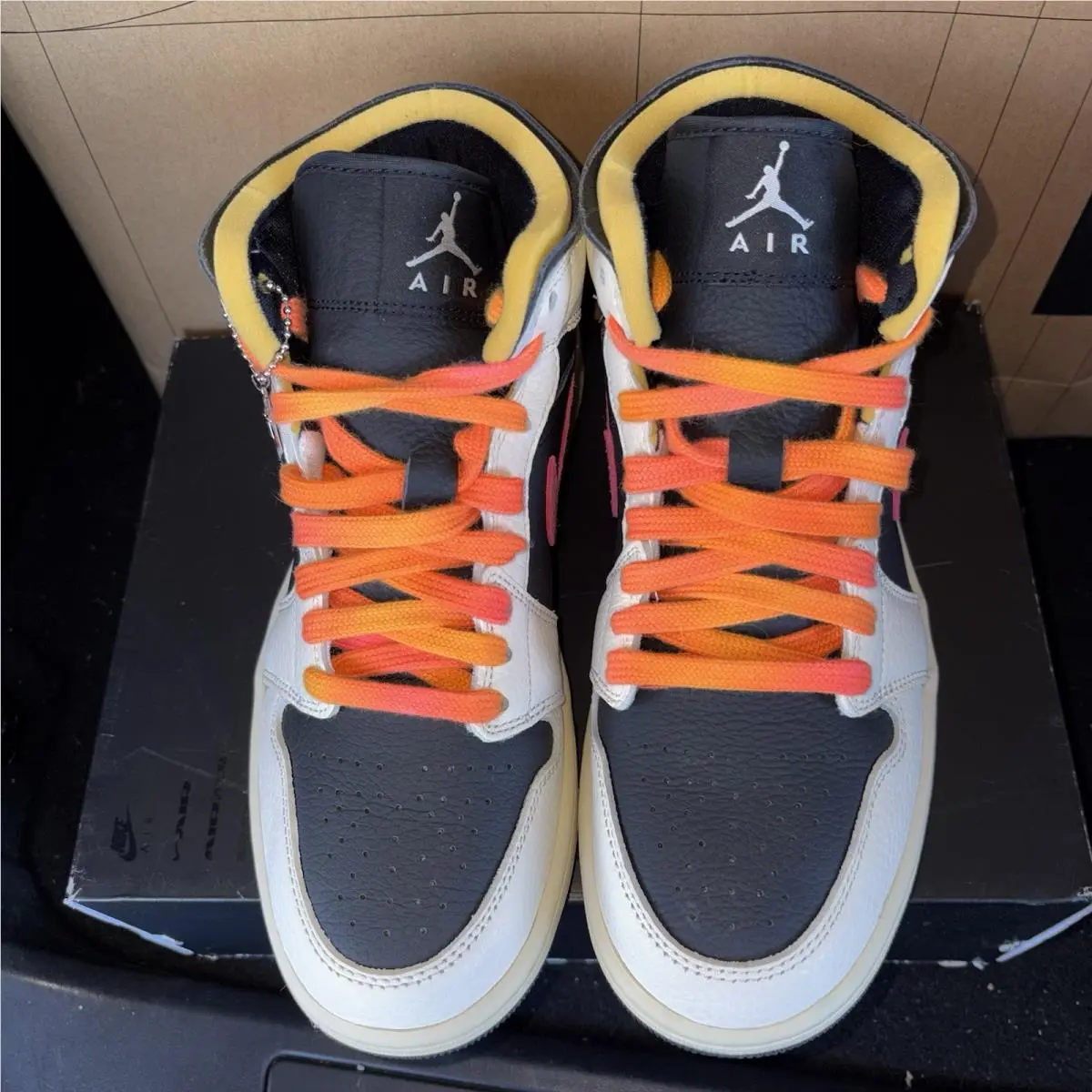 Nike shoes - Air Jordan 1 Mid SE - IB7007-107 - Black 2