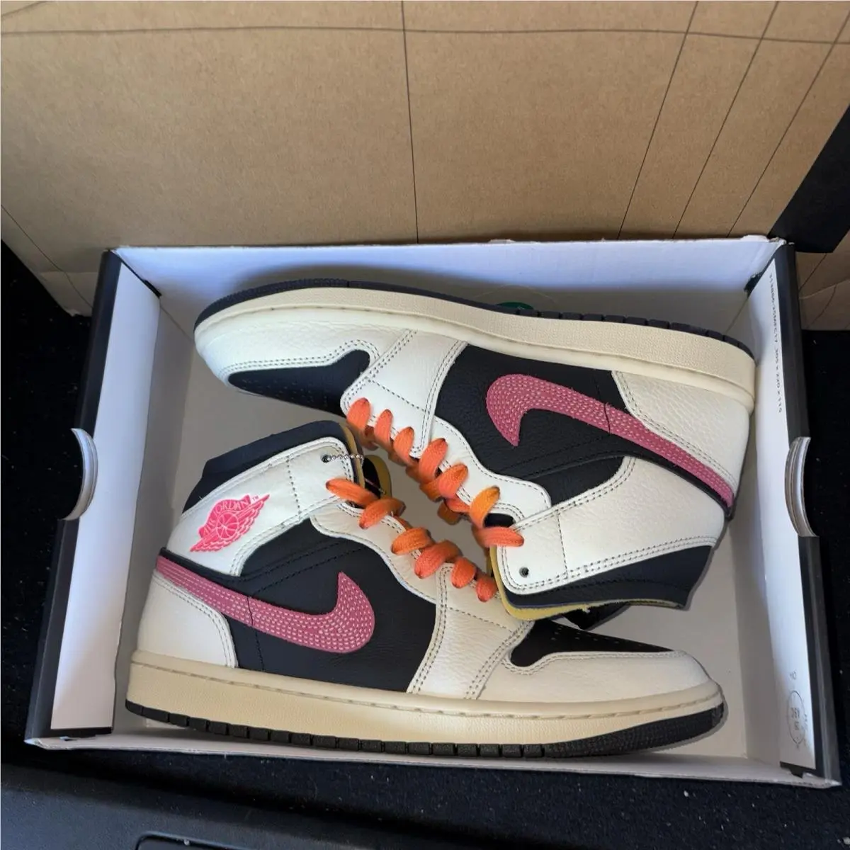 Nike shoes - Air Jordan 1 Mid SE - IB7007-107 - Black 4