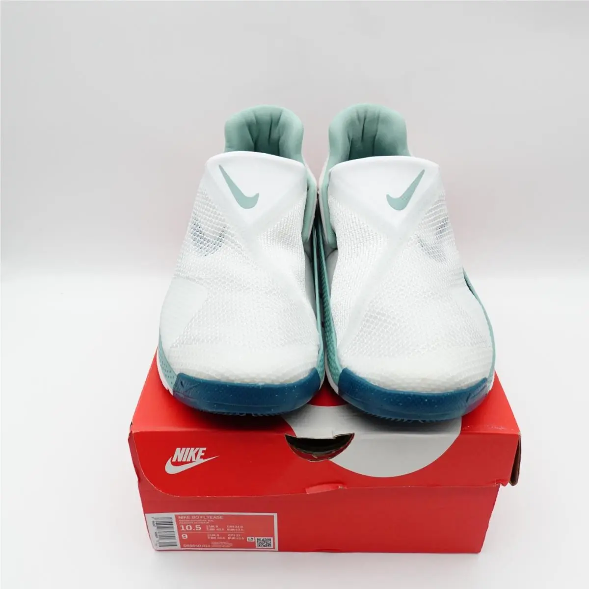 Nike Go Flyease White/teal Womens Sneakers Size 10.5W / 9M DR5540-013