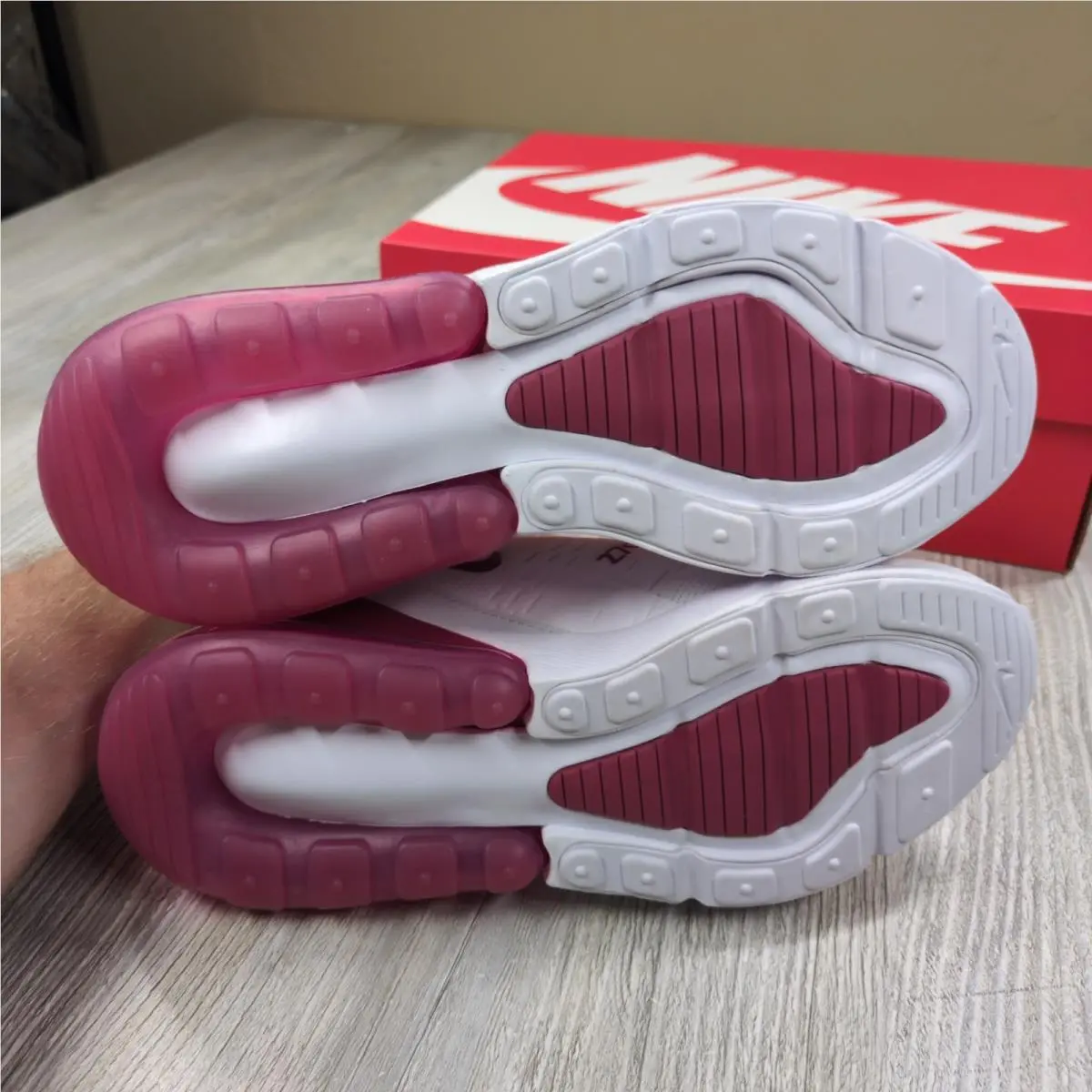 Nike shoes - White 3