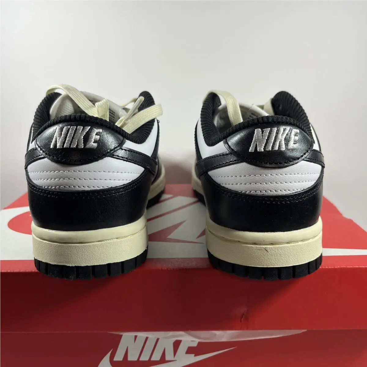 Nike shoes - White 2
