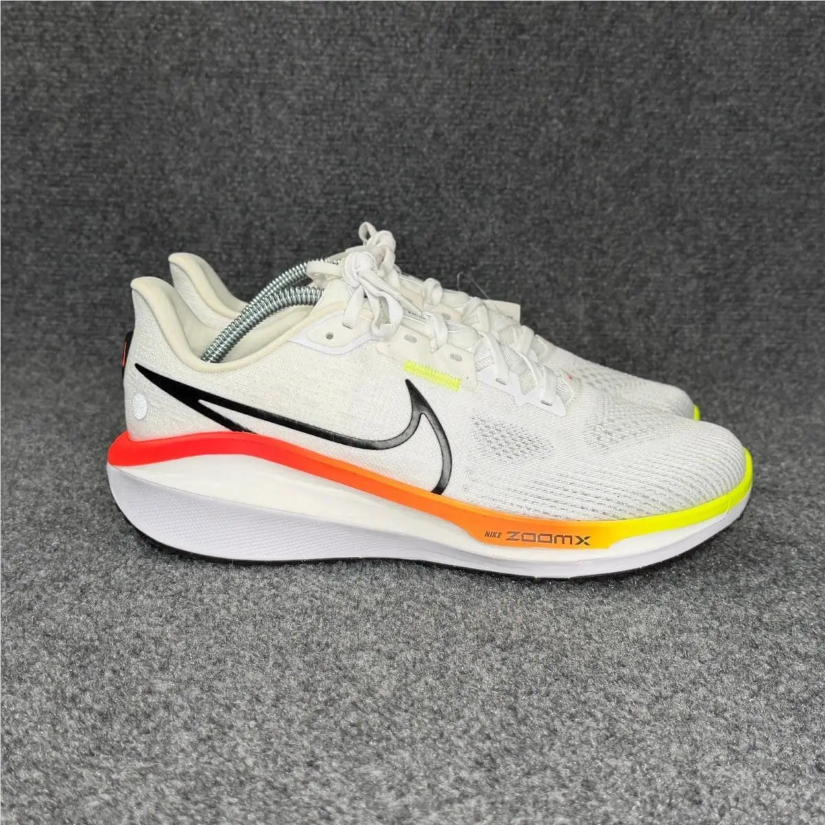Nike Air Zoom Vomero 17 Running Shoes Men`s 10 White Bright Crimson Athletic Run
