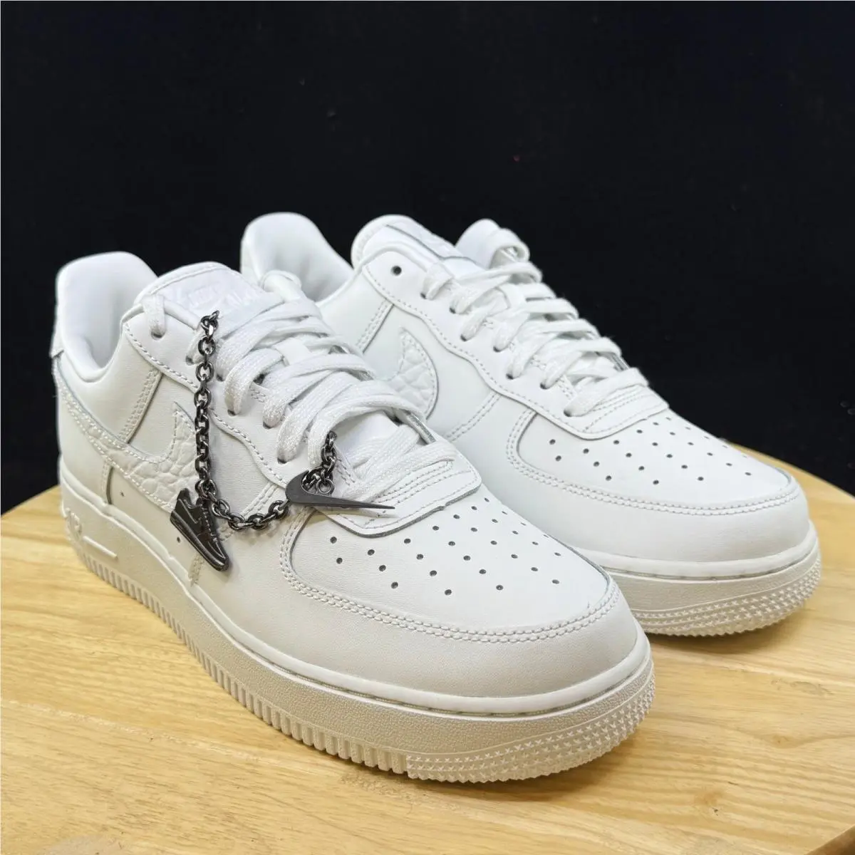 Nike shoes - White 2
