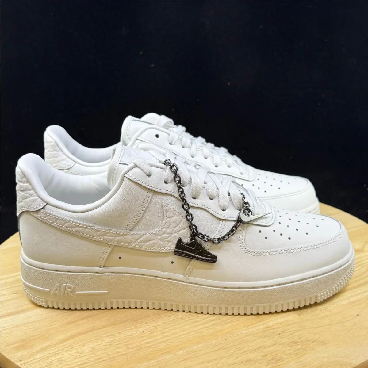 Nike shoes - White 3