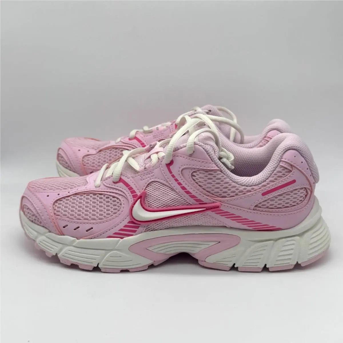 Nike shoes - Nike V5 RNR - RNR - HQ7901-001 - Pink (UPC: 198728482670) 1