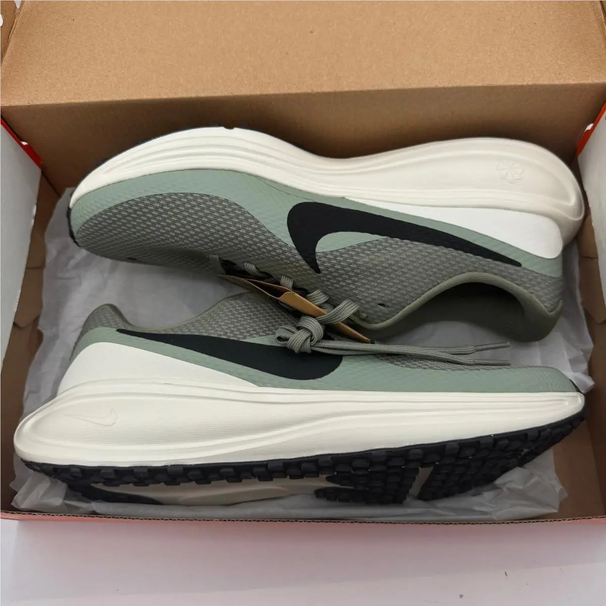 Nike shoes - Nike Revolution 8 - Revolution - Green 5