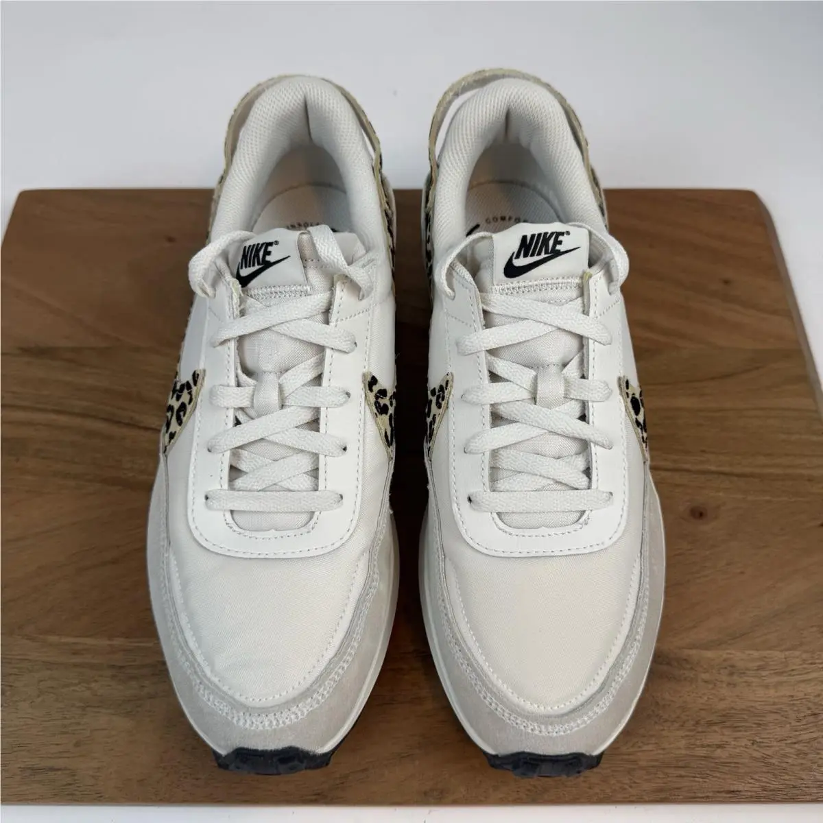 Nike shoes - White 4
