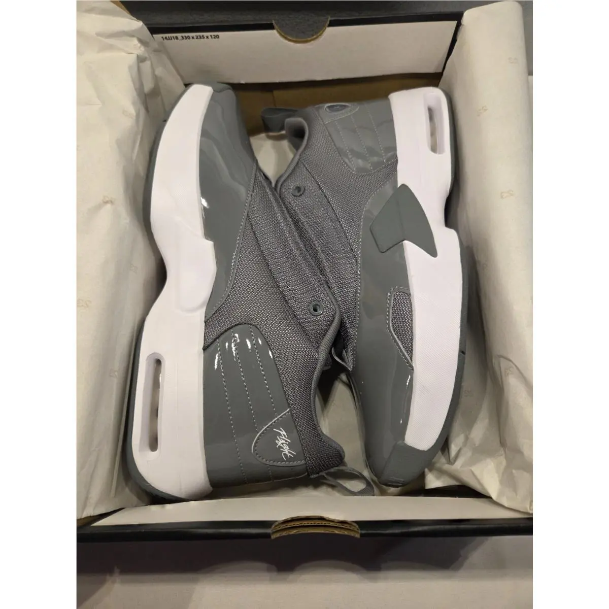 Nike Jordan Men`s Max Aura 6 Cool Grey Size 11 Style FQ8298-002