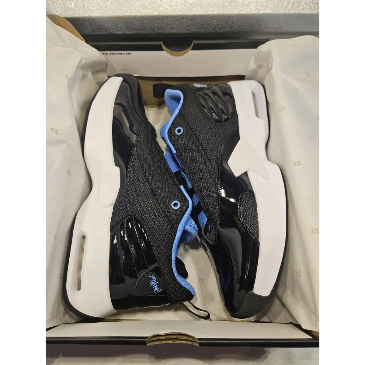 Nike Jordan Men`s Max Aura 6 Black University Blue Size 11 Style FQ8298-004