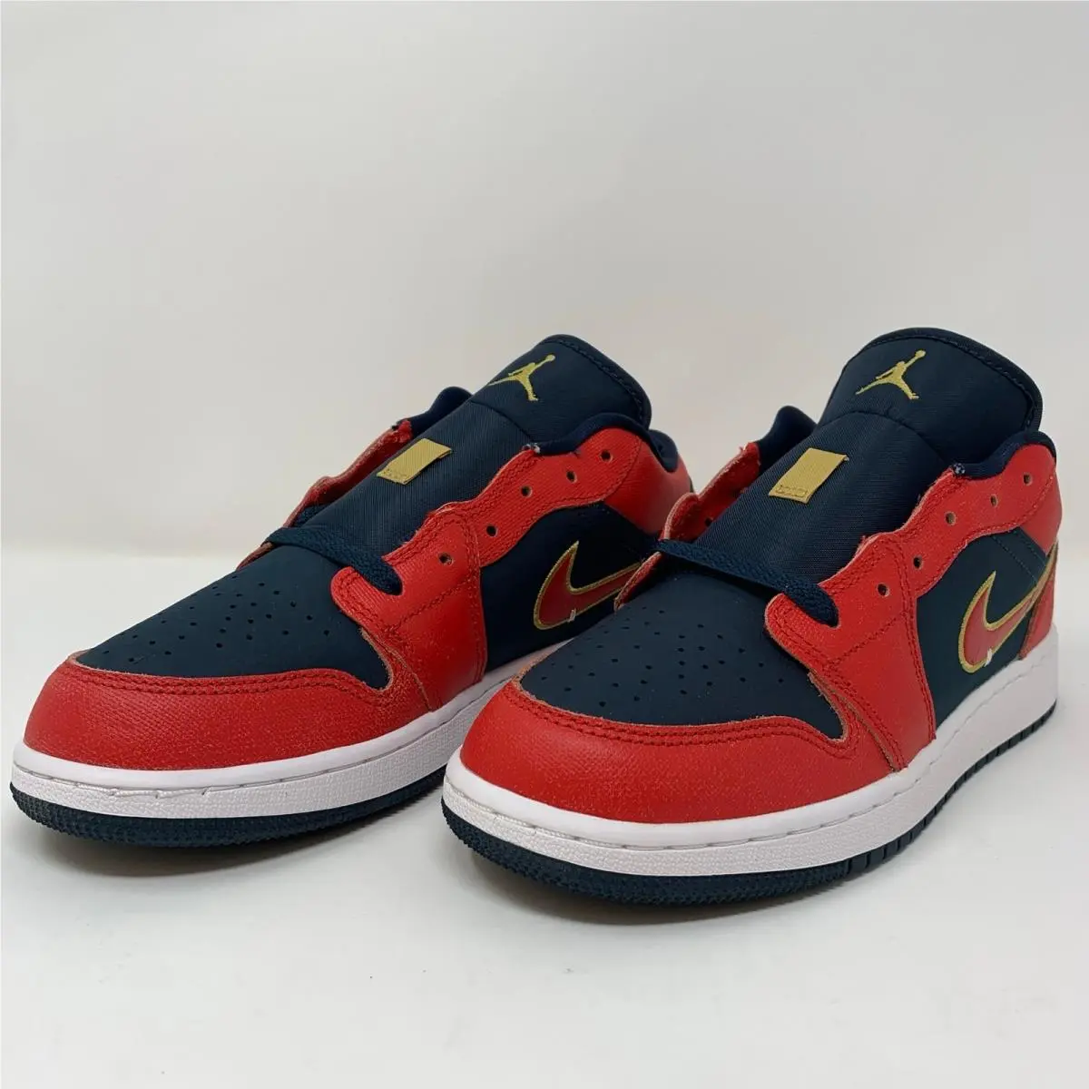 Nike shoes - Nike Air Jordan 1 Low SE - Red 1
