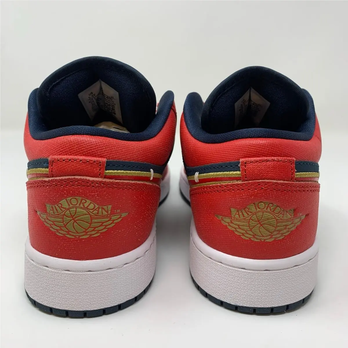 Nike shoes - Nike Air Jordan 1 Low SE - Red 5