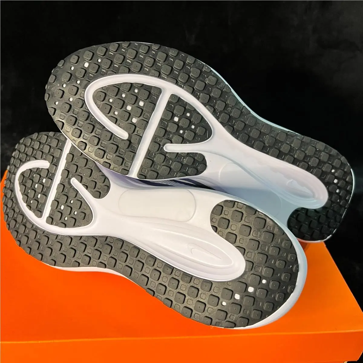 Nike shoes - Nike Revolution 8 - Revolution - HJ9198-401 - Blue 4
