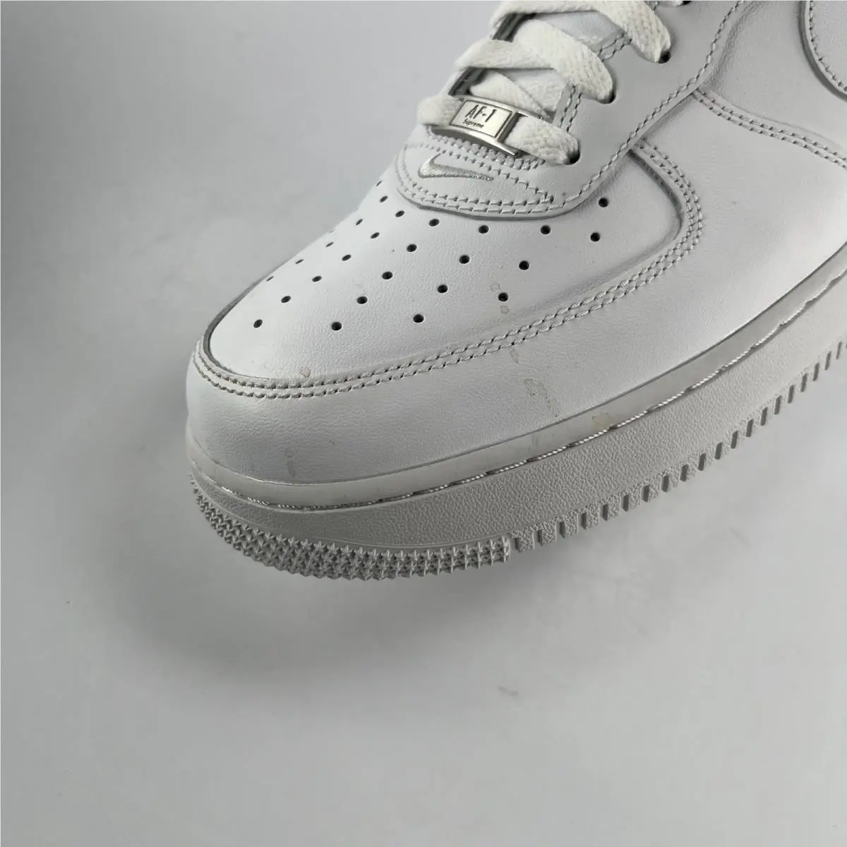 Nike shoes - Nike Air Force 1 Low Supreme White - White 9