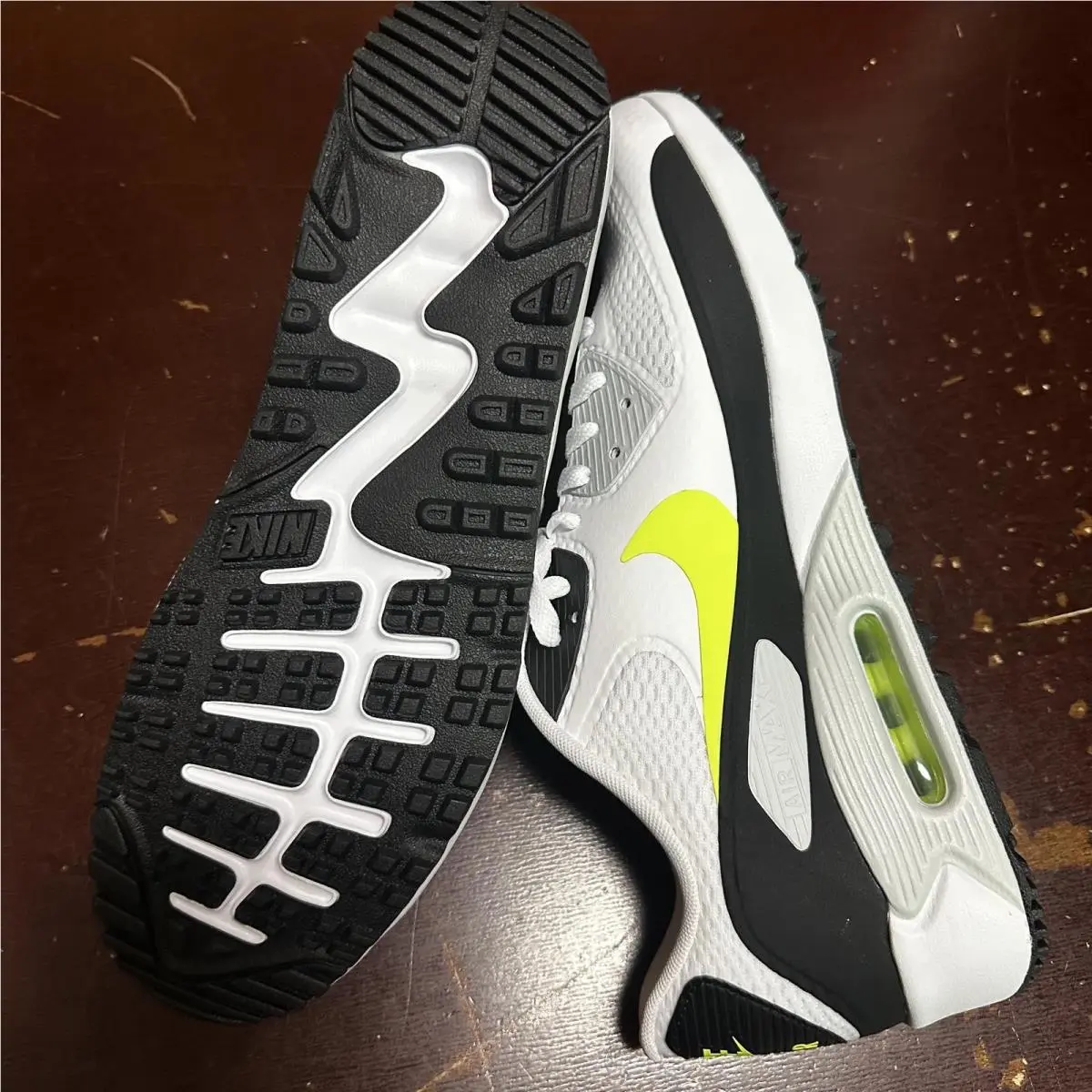 Nike shoes - White 2
