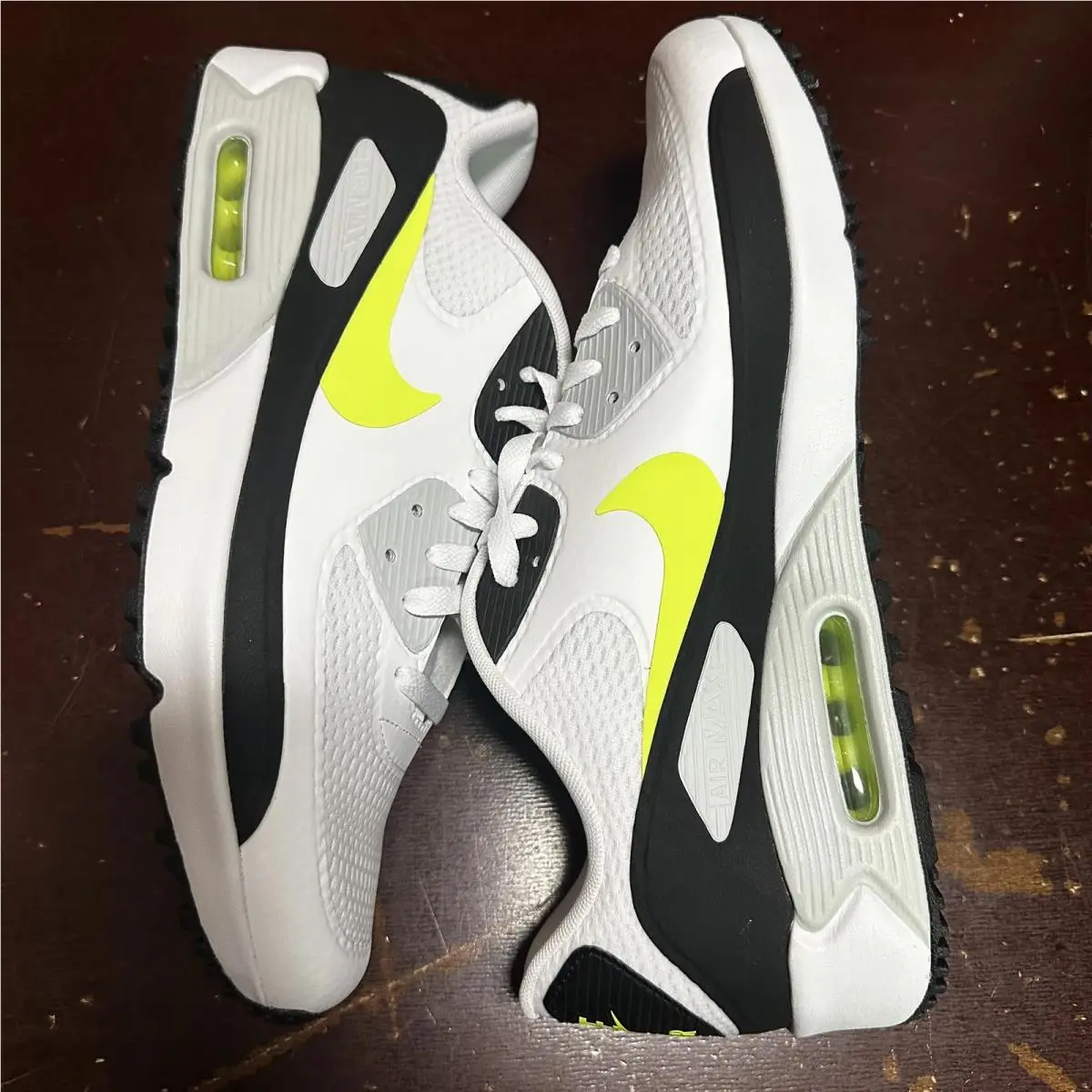 Nike shoes - White 3