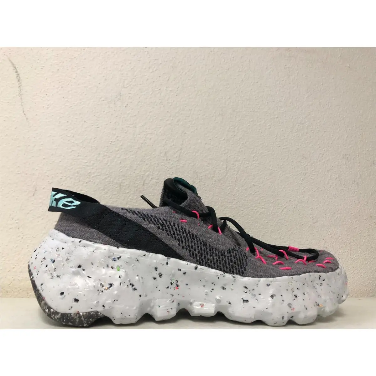 Nike Women’s Space Hippie 04 Smoke Grey Black Pink Blast CD3476-003 Size 8
