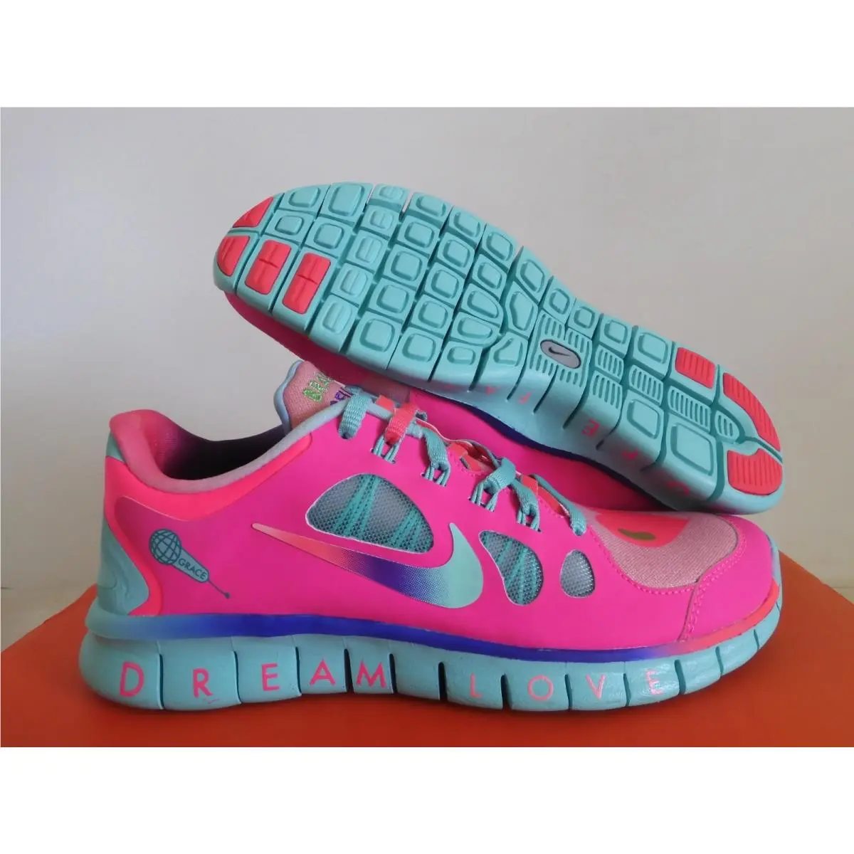Nike Free 5.0 DB GS Doernbecher Hyper Pink-turquoise-gold Sz 6Y 640937-648