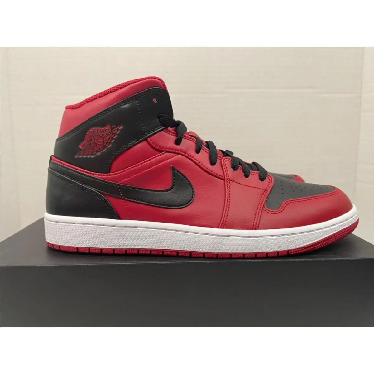 Nike shoes - Nike Air Jordan 1 - Air - Red 3