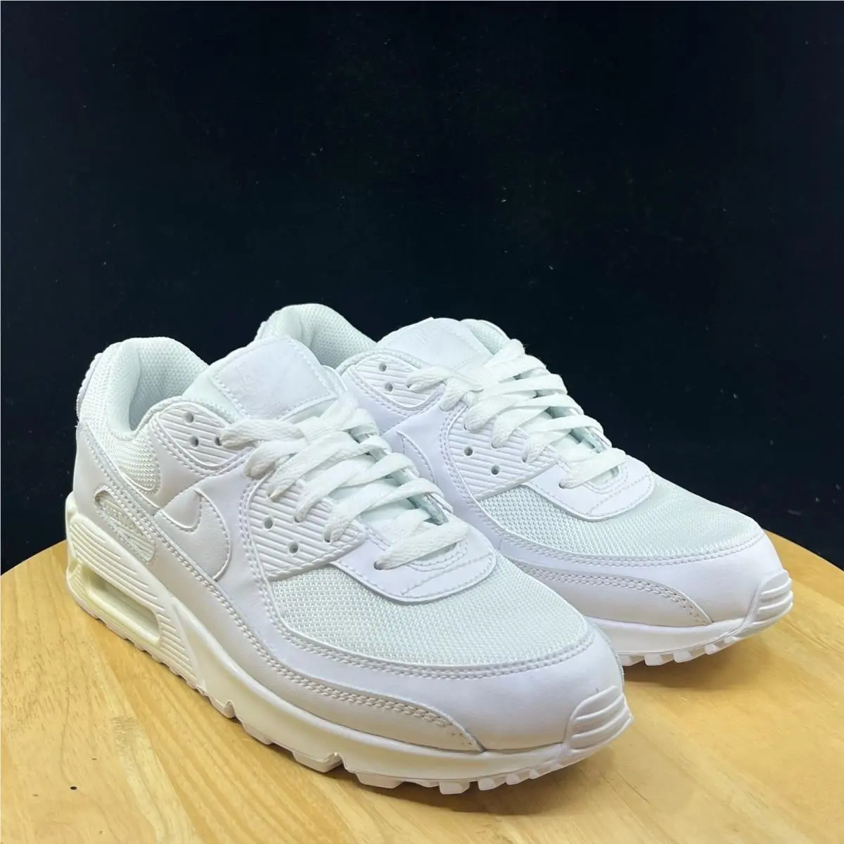 Nike shoes - White 2