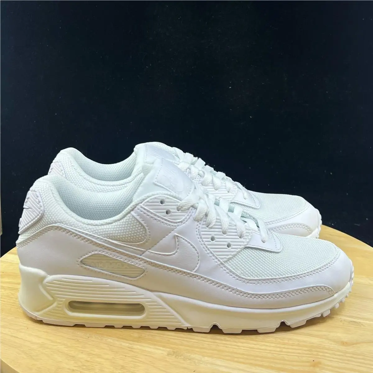 Nike shoes - White 3