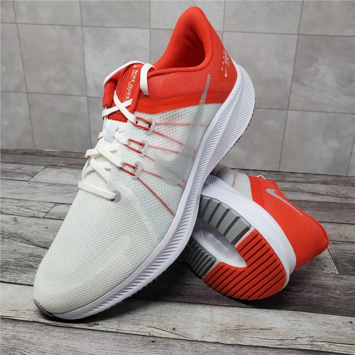 Nike Quest 4 Red White Gray Men`s SZ-10 Running Shoes DA1105-100 Men`s Size 12