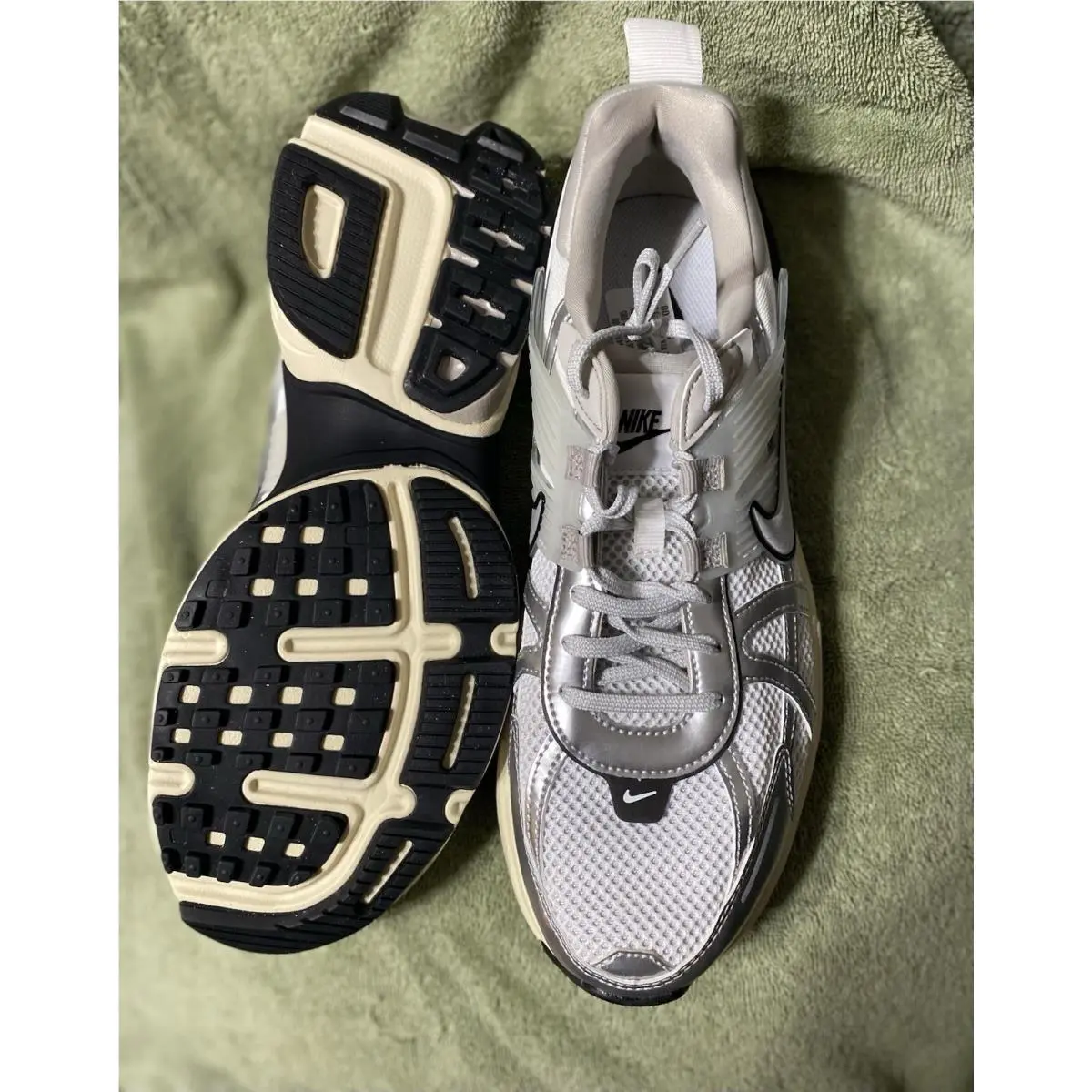 Nike shoes - Nike V2K Run - Run - White 1