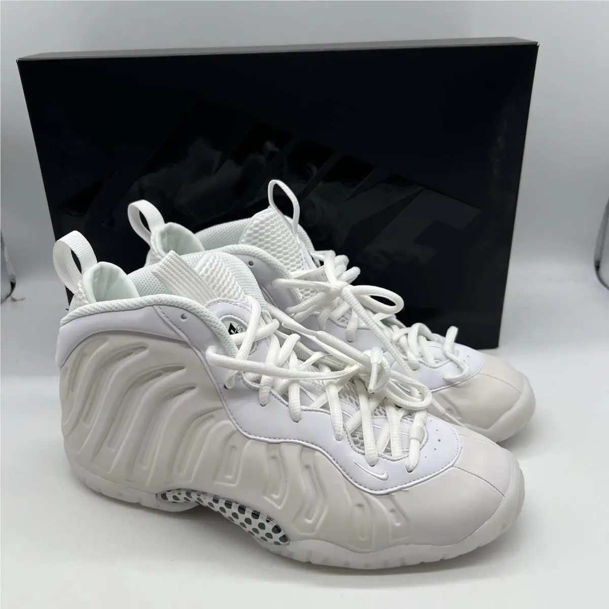 Nike Little Posite One GS Triple White Sneakers 7Y /women`s 8.5 HQ1959-100