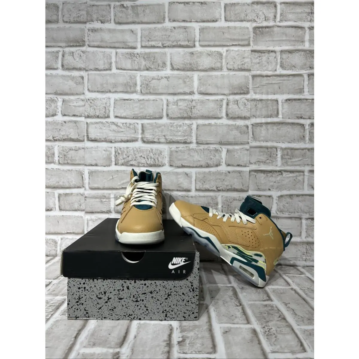 Nike shoes - Jordan Jumpman - Jumpman - Brown 0