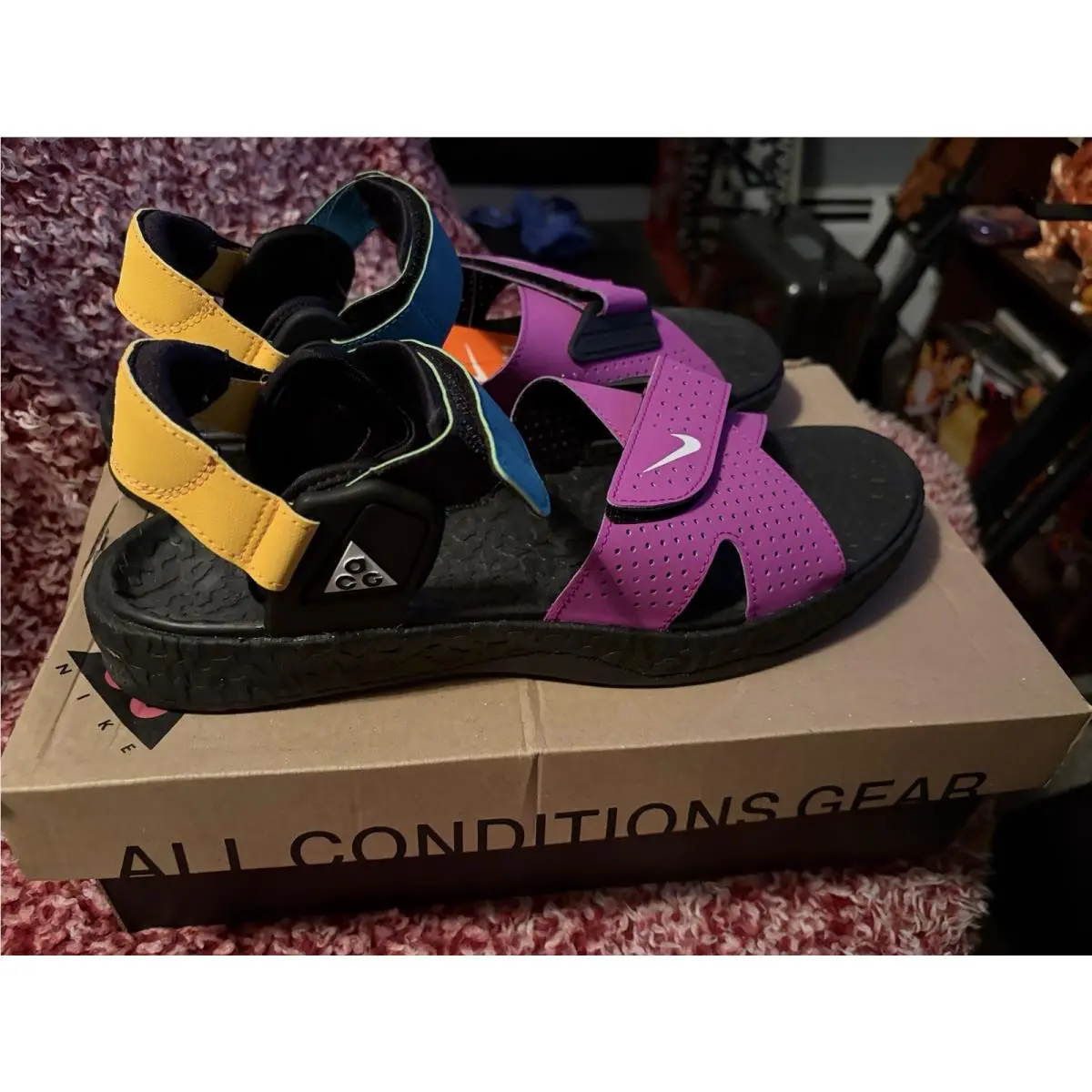 Nike Acg Air Deschutz Size 11 Black Vivid Purple