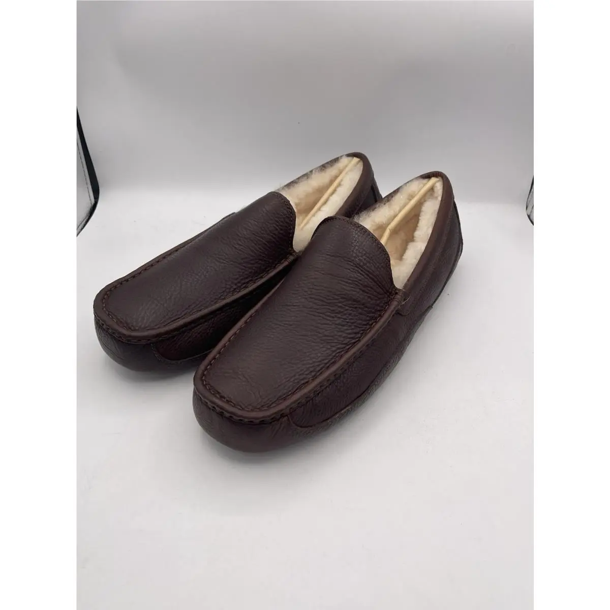 UGG shoes - UGG Ascot - Ascot - Brown 2