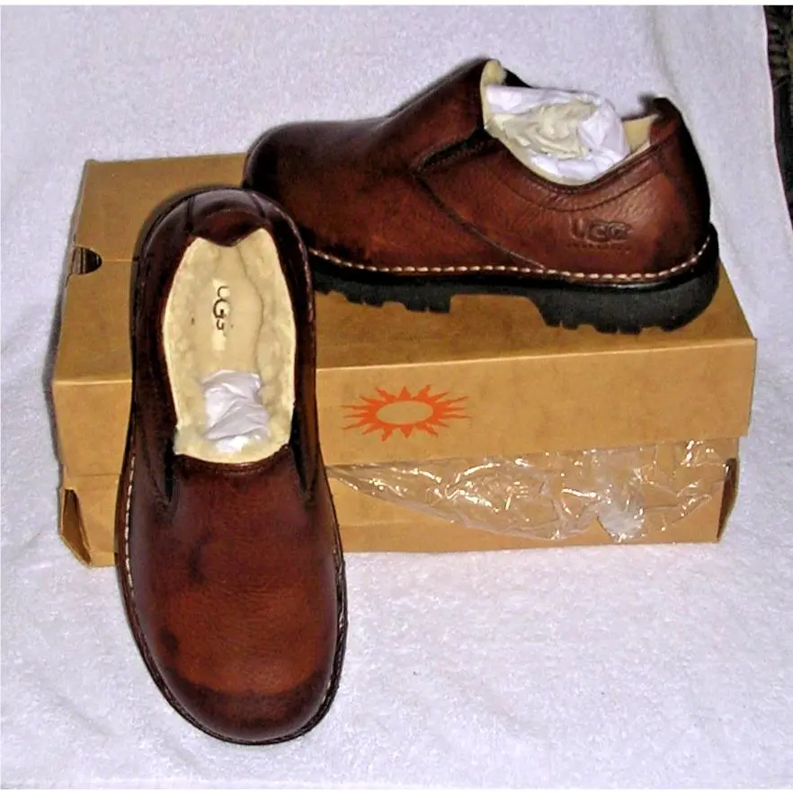 Ugg Brown Leather Slip On Shoes Size 8 Fur Wool Shearling Lined 5141 Men`s