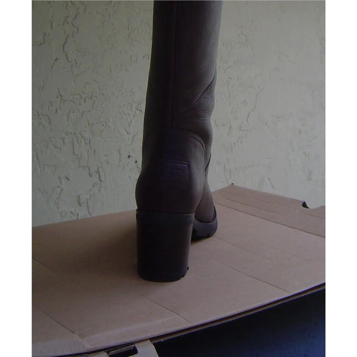 UGG shoes - Brown (UPC: 888855289562) 2